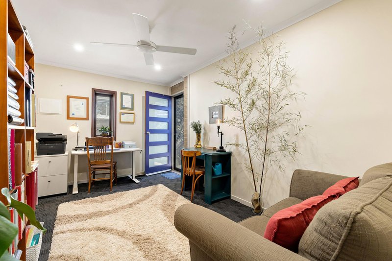Photo - 50 Manning Clark Crescent, Franklin ACT 2913 - Image 9