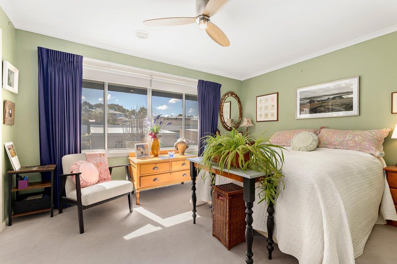 Photo - 50 Manning Clark Crescent, Franklin ACT 2913 - Image 10