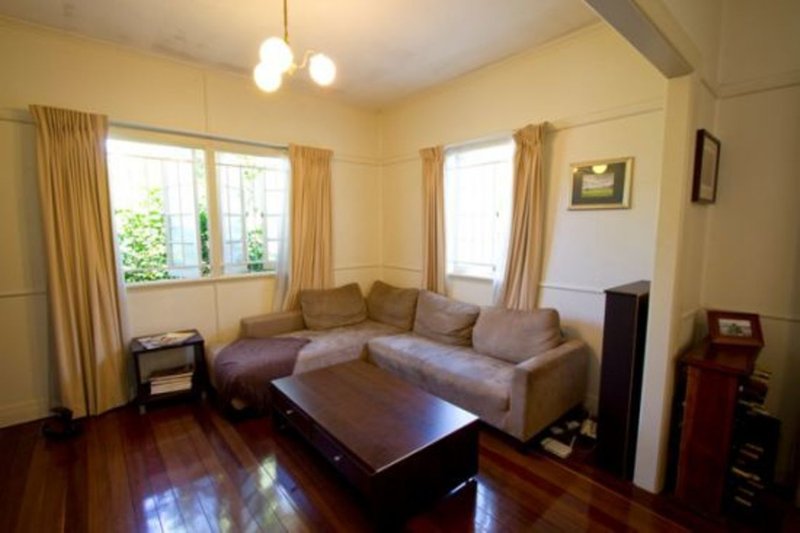 Photo - 50 Marvin St , Holland Park West QLD 4121 - Image 3