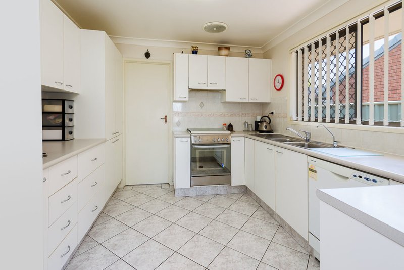 Photo - 50 Matthew Flinders Drive, Paradise Point QLD 4216 - Image 5