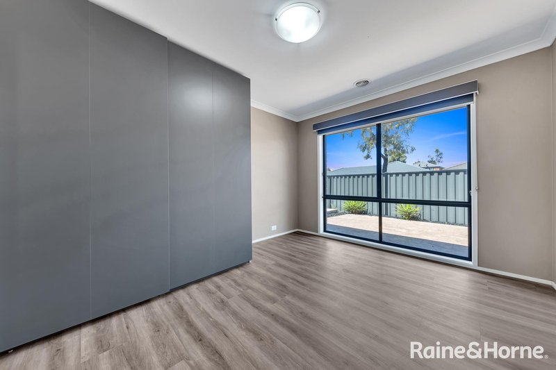 Photo - 50 Millendon Boulevard, Tarneit VIC 3029 - Image 6