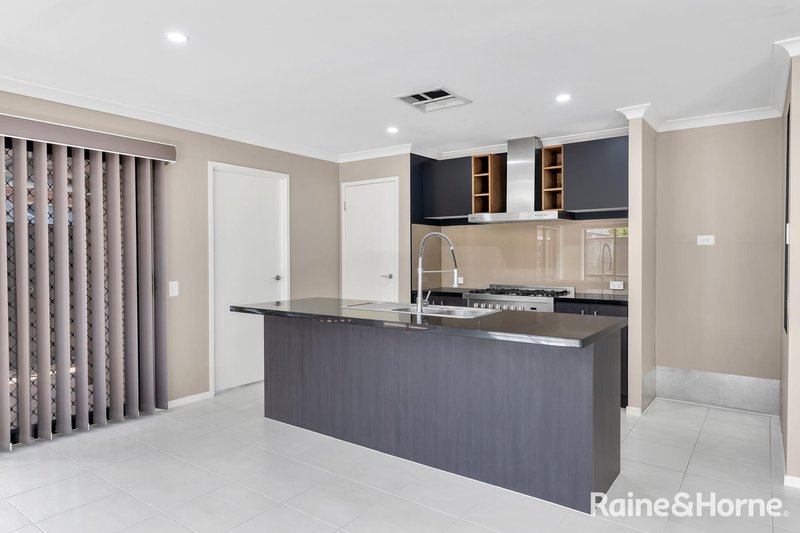 Photo - 50 Millendon Boulevard, Tarneit VIC 3029 - Image 9