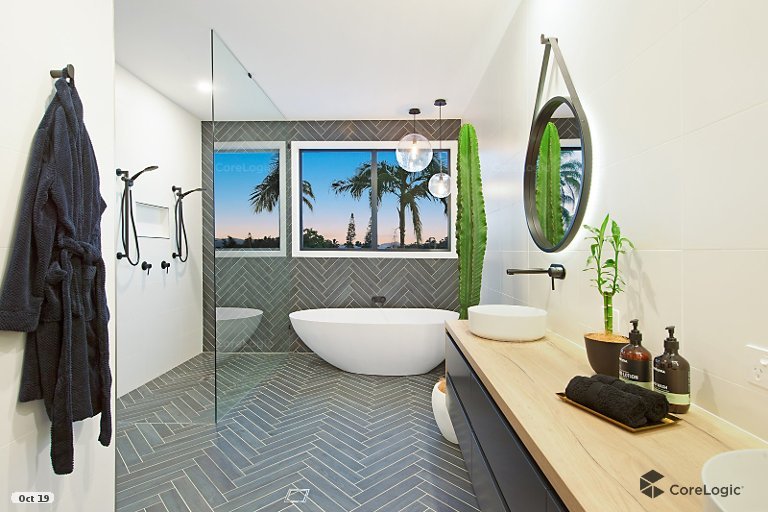 Photo - 50 Monaco Street, Broadbeach Waters QLD 4218 - Image 20