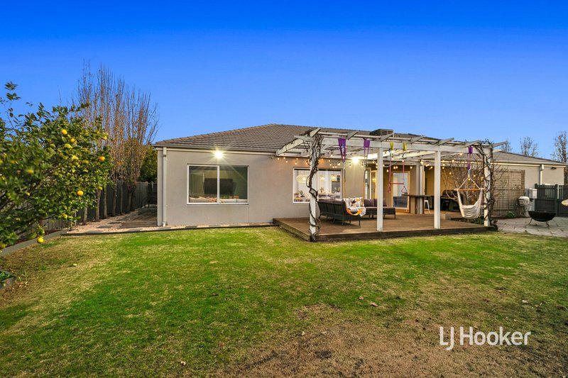 Photo - 50 Mystic Grove, Point Cook VIC 3030 - Image 21