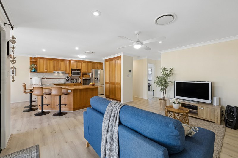 Photo - 50 Ontario Crescent, Parkinson QLD 4115 - Image 11