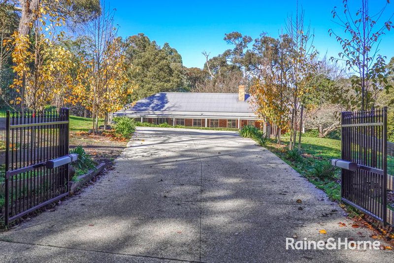 Photo - 50 Outawood Rise, Gisborne VIC 3437 - Image 3