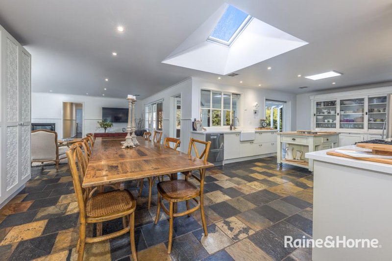 Photo - 50 Outawood Rise, Gisborne VIC 3437 - Image 6