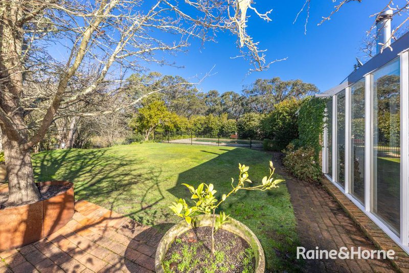 Photo - 50 Outawood Rise, Gisborne VIC 3437 - Image 17