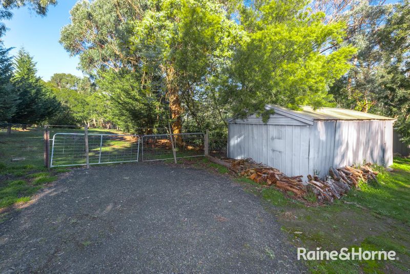 Photo - 50 Outawood Rise, Gisborne VIC 3437 - Image 24