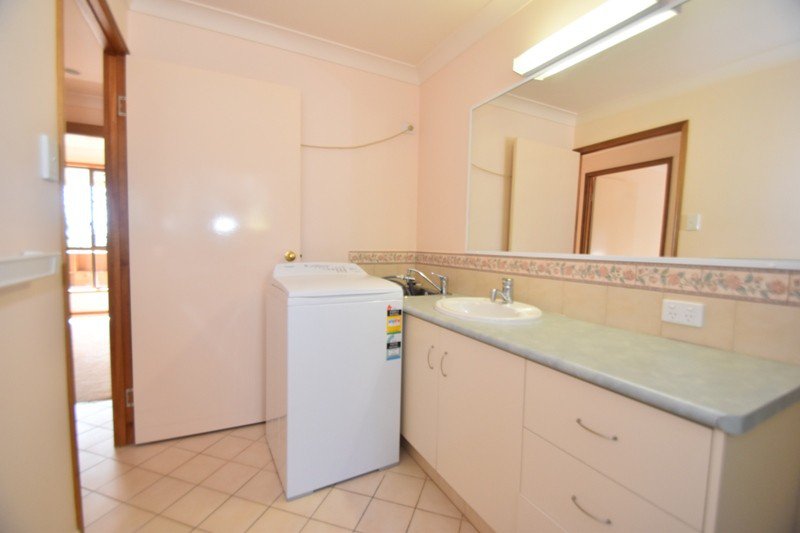 Photo - 50 Panorama Drive (Granny Flat) , Glenvale QLD 4350 - Image 11