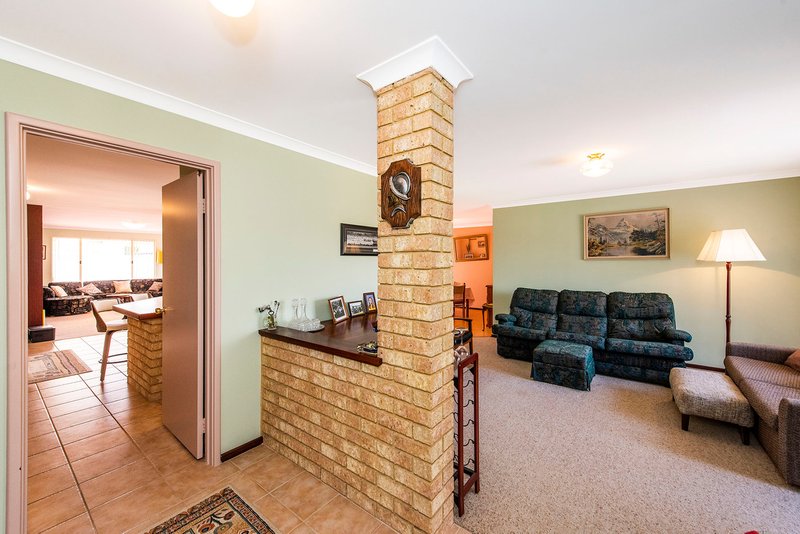 Photo - 50 Parkland Drive, Warnbro WA 6169 - Image 2