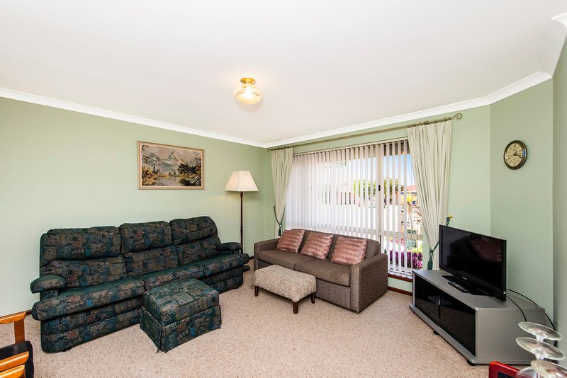 Photo - 50 Parkland Drive, Warnbro WA 6169 - Image 3