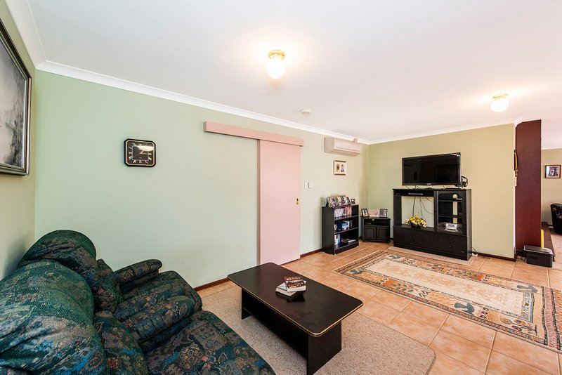 Photo - 50 Parkland Drive, Warnbro WA 6169 - Image 11