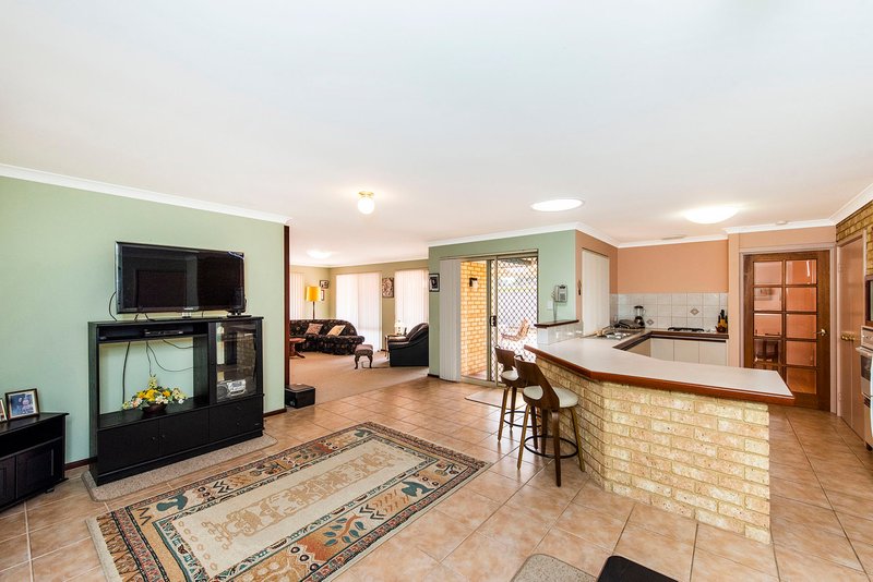 Photo - 50 Parkland Drive, Warnbro WA 6169 - Image 12