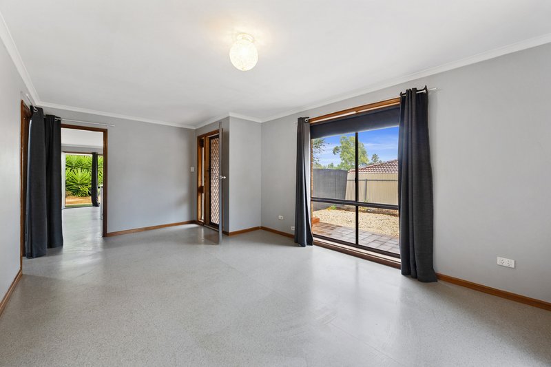 Photo - 50 Parramatta Drive, Morphett Vale SA 5162 - Image 3