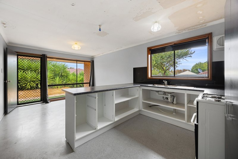 Photo - 50 Parramatta Drive, Morphett Vale SA 5162 - Image 4