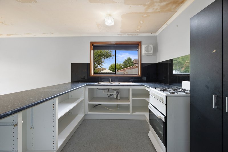 Photo - 50 Parramatta Drive, Morphett Vale SA 5162 - Image 5