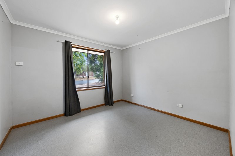 Photo - 50 Parramatta Drive, Morphett Vale SA 5162 - Image 11