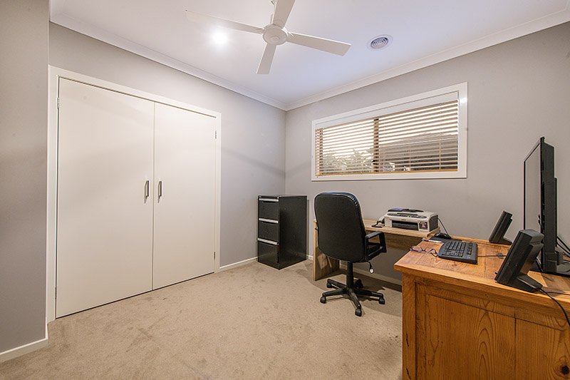 Photo - 50 Pegasus Road, Cranbourne West VIC 3977 - Image 13