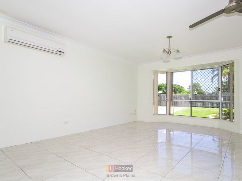 Photo - 50 Peverell Street, Hillcrest QLD 4118 - Image 9