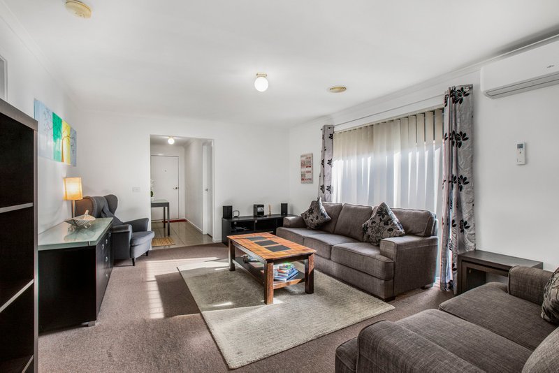 Photo - 50 Pommel Street, Pakenham VIC 3810 - Image 3