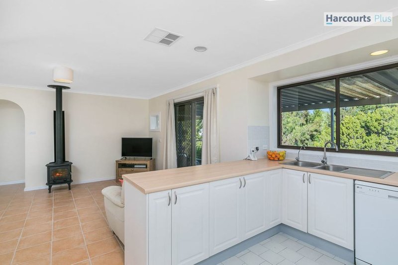 Photo - 50 Quailo Avenue, Hallett Cove SA 5158 - Image 6