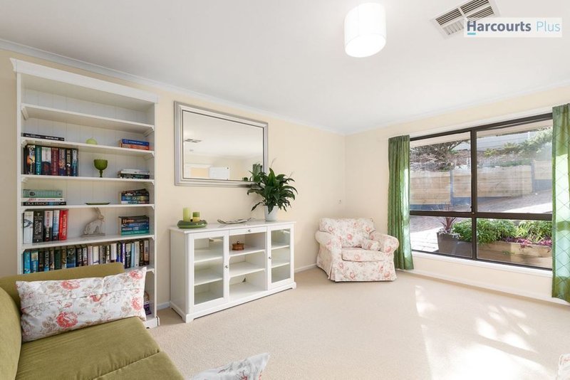 Photo - 50 Quailo Avenue, Hallett Cove SA 5158 - Image 8