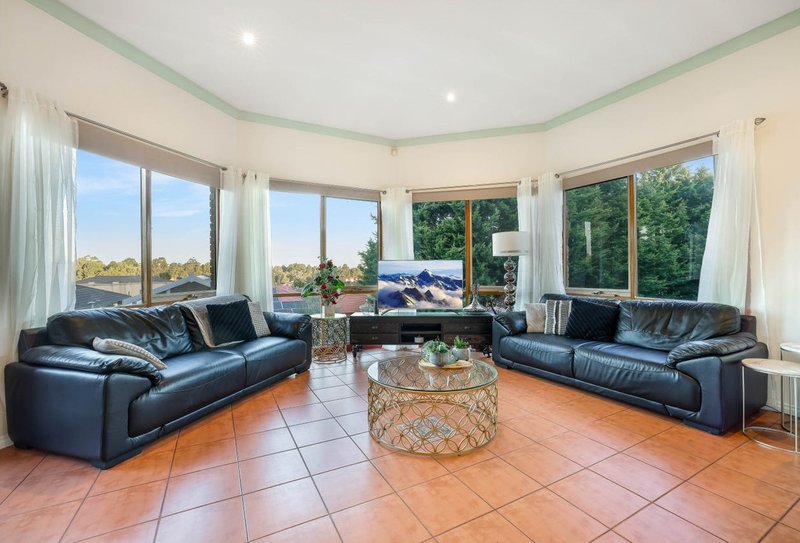 Photo - 50 Ravenhill Boulevard, Roxburgh Park VIC 3064 - Image 8