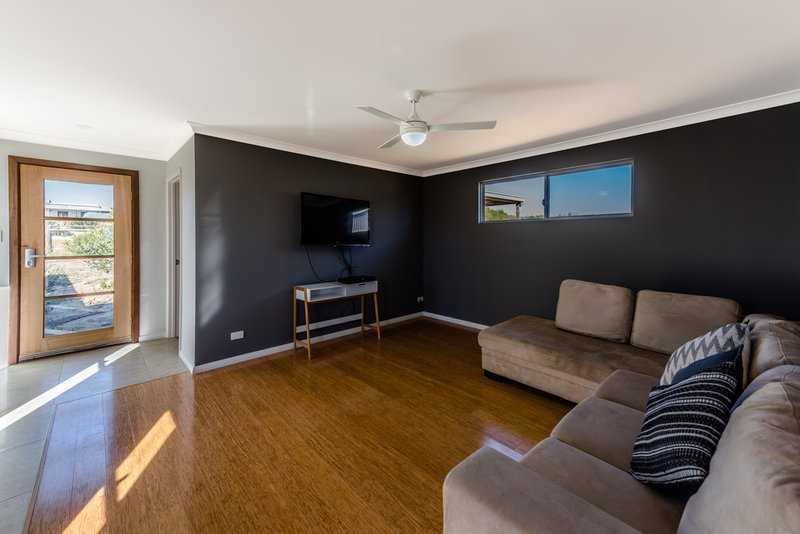 Photo - 50 Redcliffe Concourse, White Peak WA 6532 - Image 10