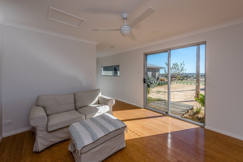 Photo - 50 Redcliffe Concourse, White Peak WA 6532 - Image 13