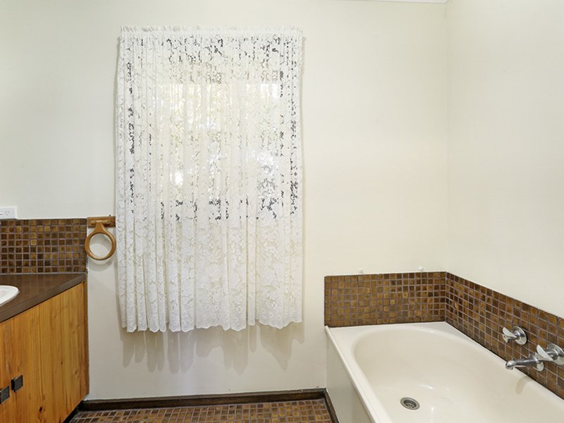 Photo - 50 Rennie Street, Lara VIC 3212 - Image 8