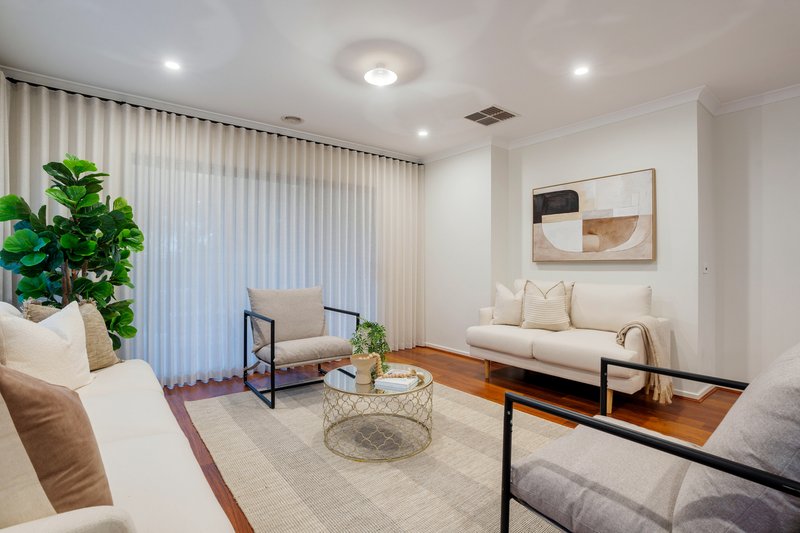 Photo - 50 Scenery Drive, Craigieburn VIC 3064 - Image 7