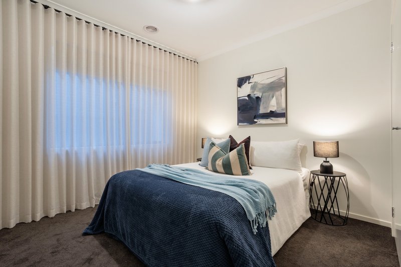 Photo - 50 Scenery Drive, Craigieburn VIC 3064 - Image 9