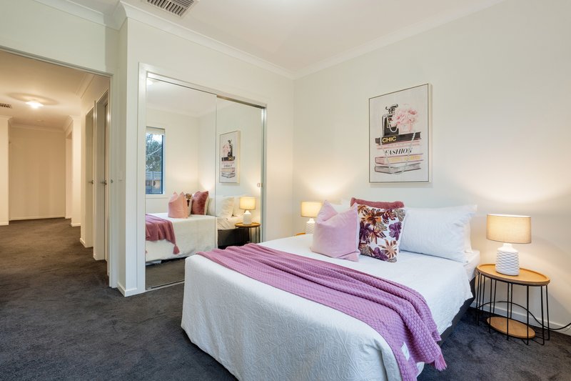 Photo - 50 Scenery Drive, Craigieburn VIC 3064 - Image 10