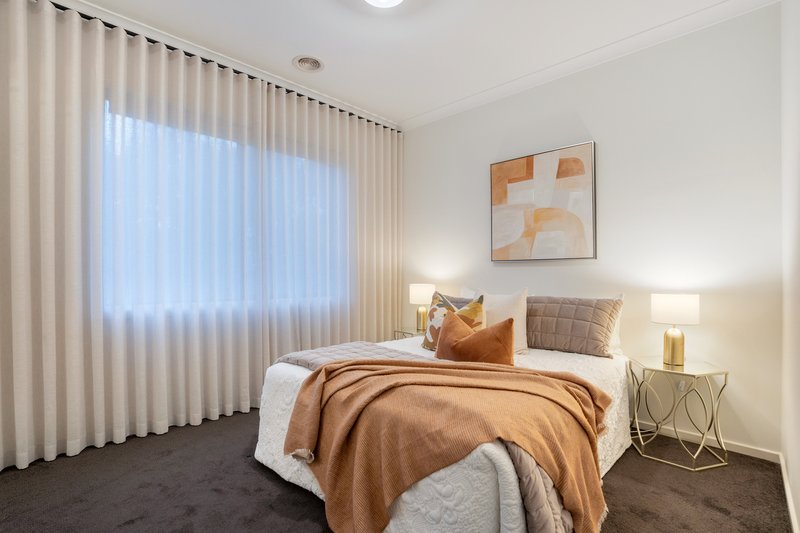 Photo - 50 Scenery Drive, Craigieburn VIC 3064 - Image 11