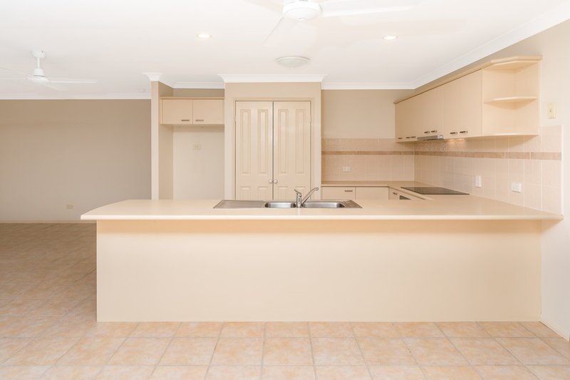 Photo - 50 Sheffield Place, Kuraby QLD 4112 - Image 5