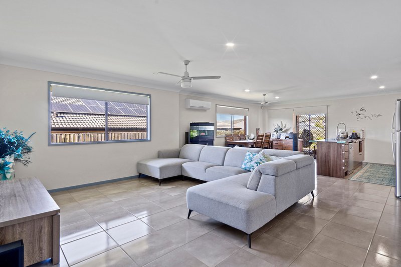 Photo - 50 Sienna Circuit, Yarrabilba QLD 4207 - Image 2