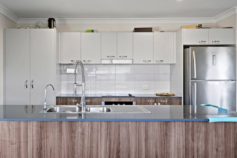 Photo - 50 Sienna Circuit, Yarrabilba QLD 4207 - Image 3