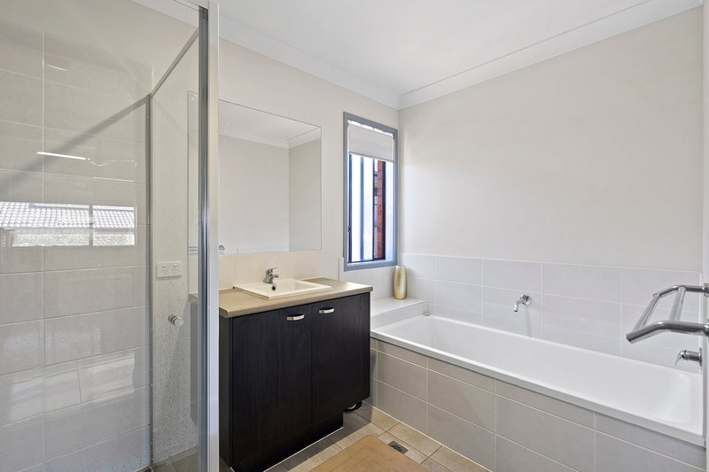 Photo - 50 Sienna Circuit, Yarrabilba QLD 4207 - Image 4