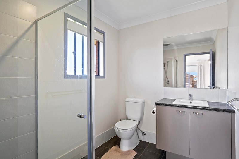 Photo - 50 Sienna Circuit, Yarrabilba QLD 4207 - Image 5
