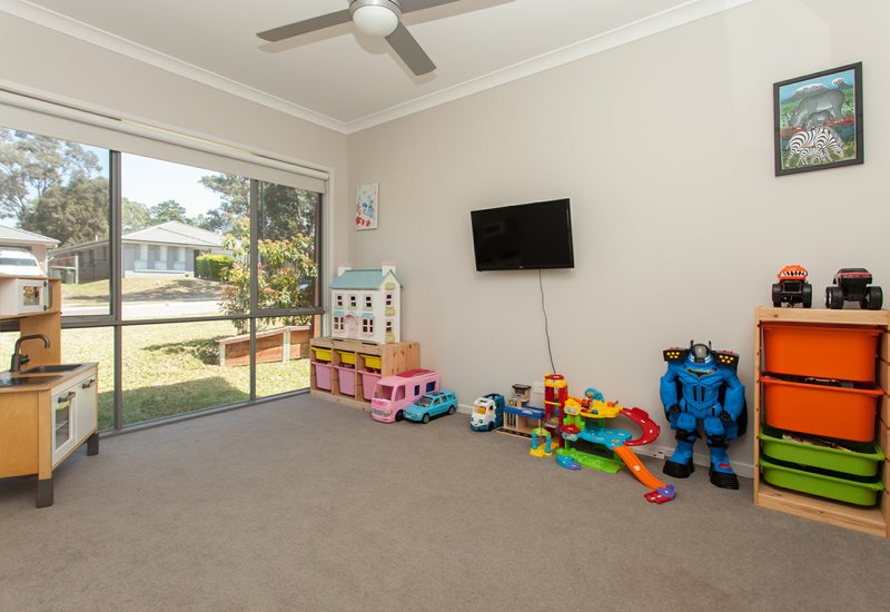 Photo - 50 Stonebridge Drive, Cessnock NSW 2325 - Image 10