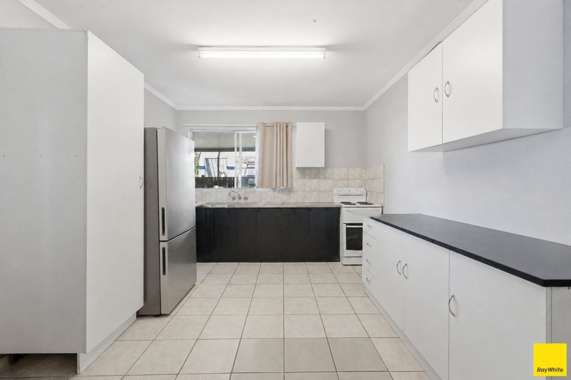 Photo - 50 Toogood Road, Woree QLD 4868 - Image 4