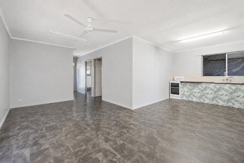 Photo - 50 Toogood Road, Woree QLD 4868 - Image 9