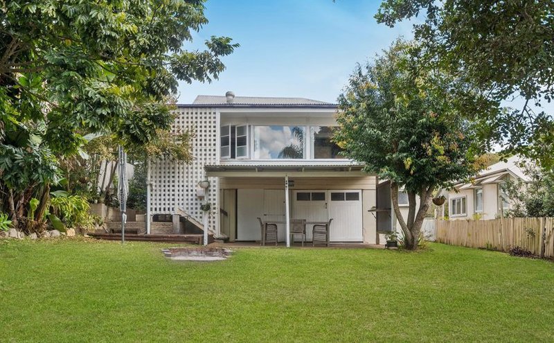 Photo - 50 Wylie Ave , Coorparoo QLD 4151 - Image 5