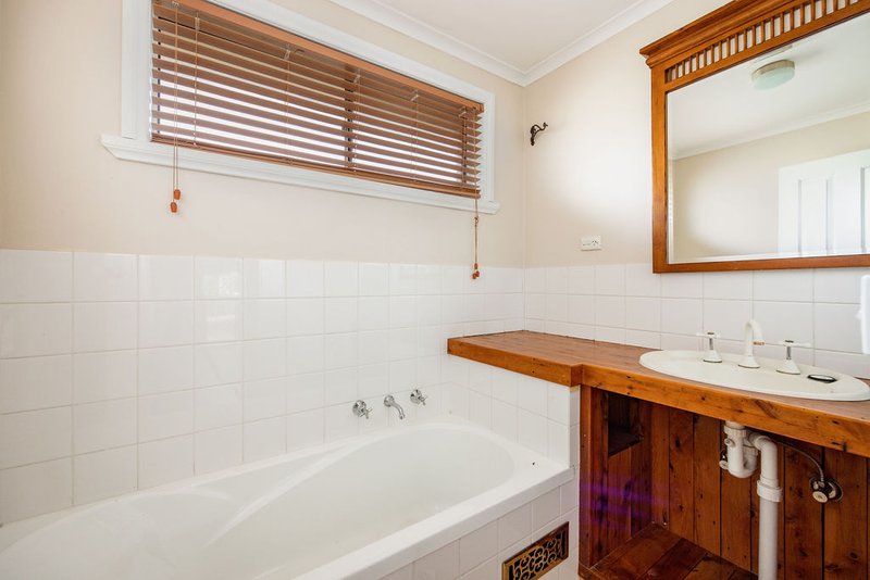 Photo - 501 Kotthoff Street, Lavington NSW 2641 - Image 15