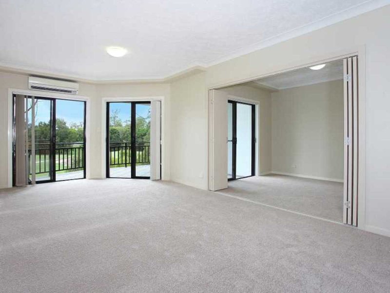 Photo - 501 North Hill Drive, Robina QLD 4226 - Image 2