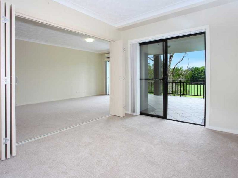 Photo - 501 North Hill Drive, Robina QLD 4226 - Image 3