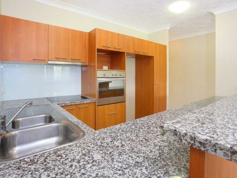 Photo - 501 North Hill Drive, Robina QLD 4226 - Image 7