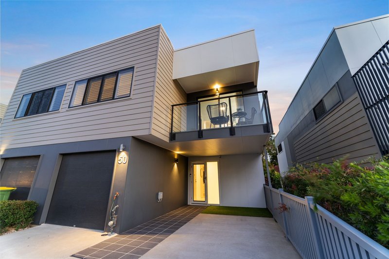 Photo - 50/105-109 Barbaralla Drive, Springwood QLD 4127 - Image 2