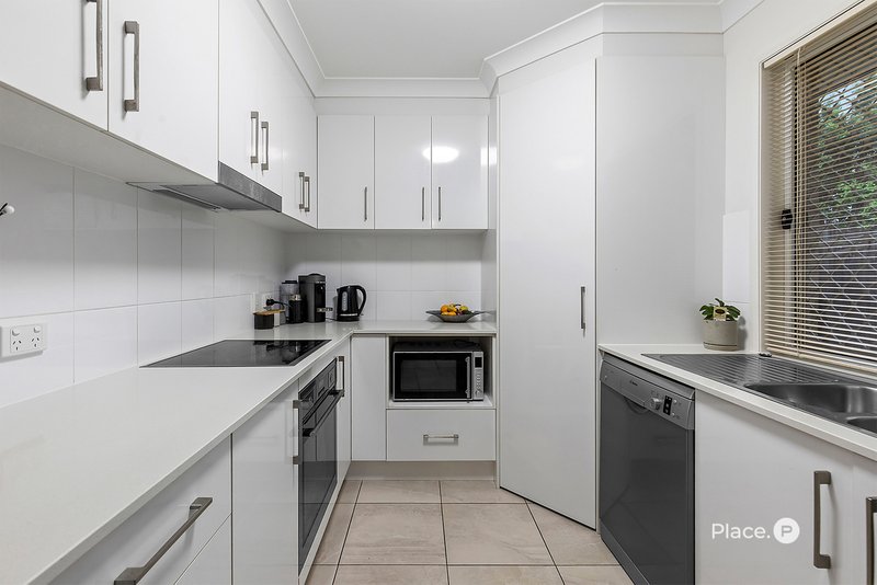 Photo - 50/11 Emerald Place, Bridgeman Downs QLD 4035 - Image 2